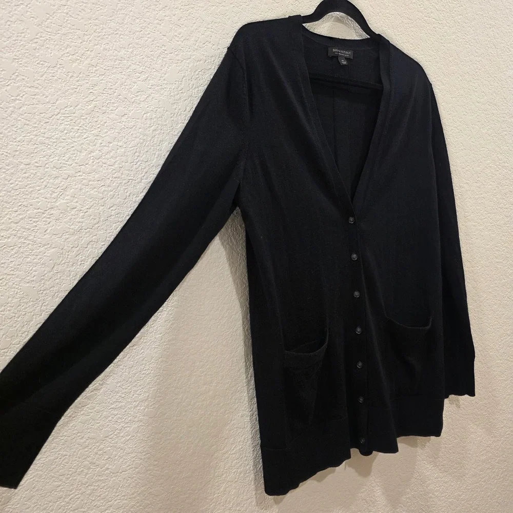 Banana Republic Mens Black 100% Merino Wool V-Neck Button Cardigan Sweater M